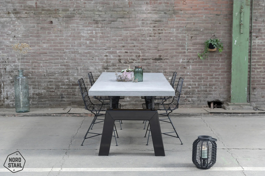 Industriele eettafel met Nordstahl Bridge leg tafelpoten