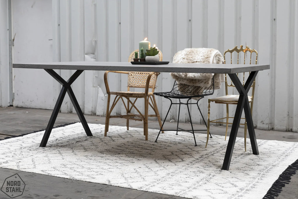 Industriele eettafel met Nordstahl Scissor leg tafelpoten